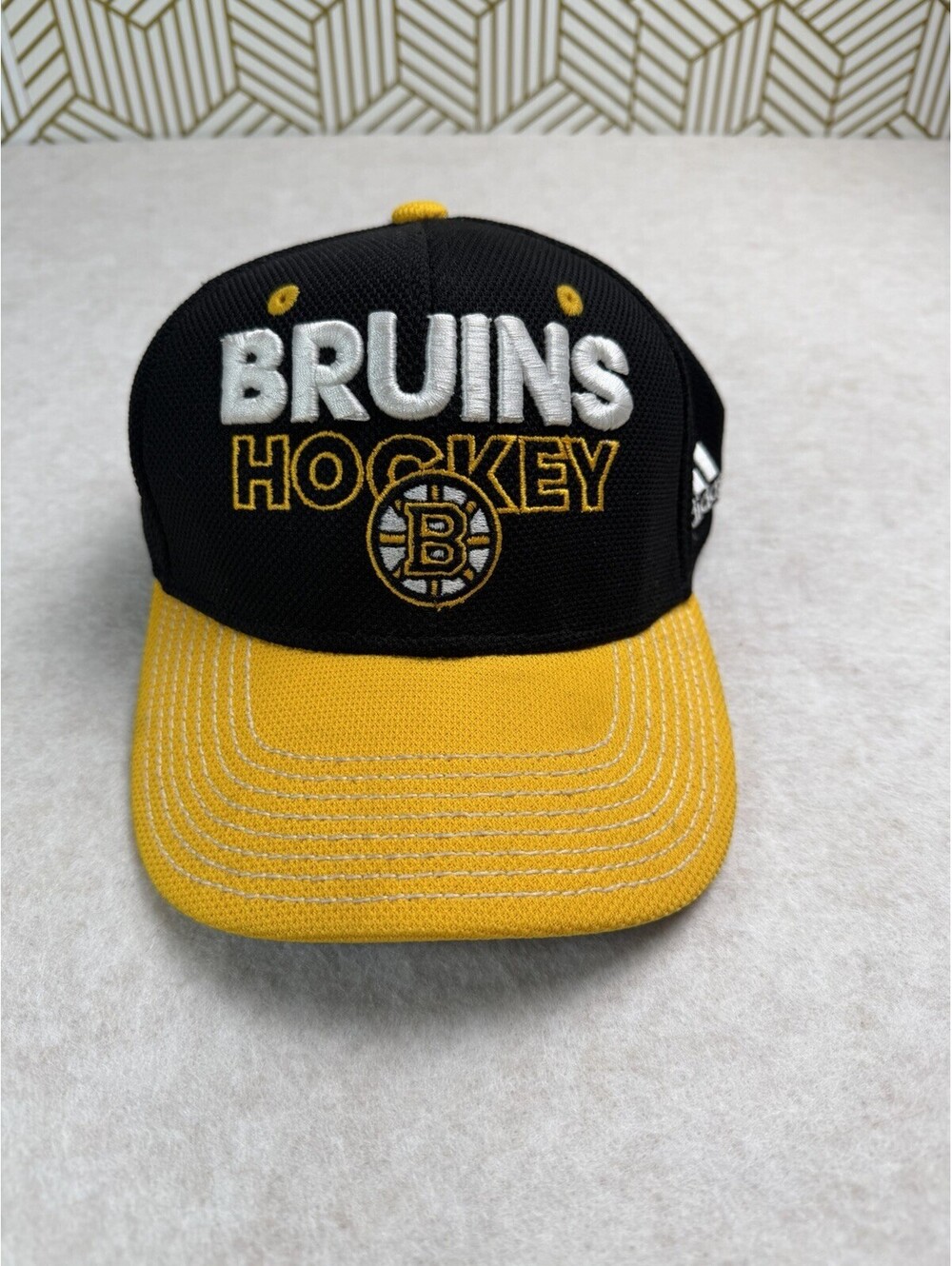 Boston Bruins Adidas Flex Fit Hat Cap Mens S/M NWT Black Gold NHL Hockey